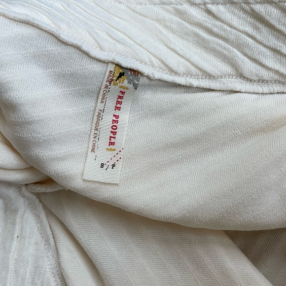 Free People Cream/White Stretchy Skirt, Size Small! Bodycon Skirt••• - Picture 2 of 9